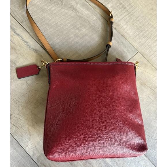 Coach Kitt Crossbody bag grained leather, CC526, Cherry - Picture 2 of 15